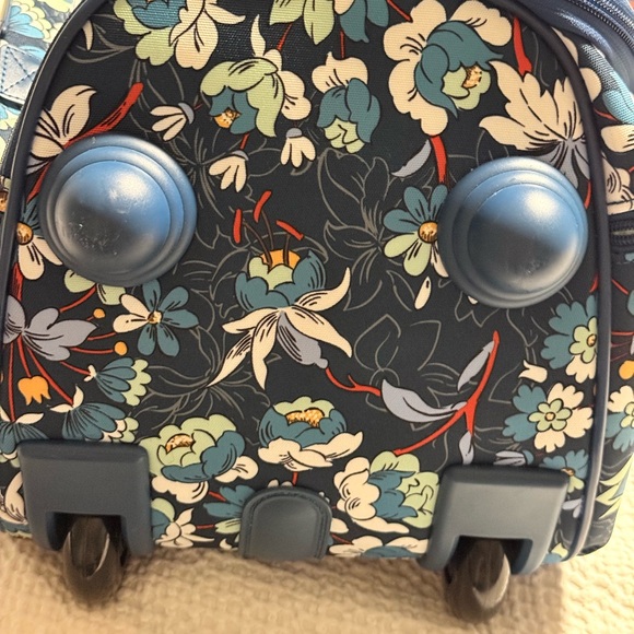 Vera Bradley Travel Bag - Picture 3 of 6
